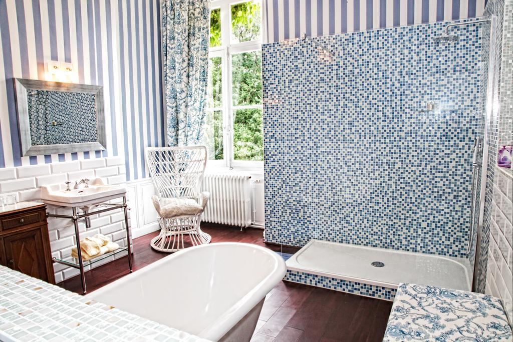 Chateau Lamothe Du Prince Noir - B&B Saint-Sulpice-et-Cameyrac Room photo