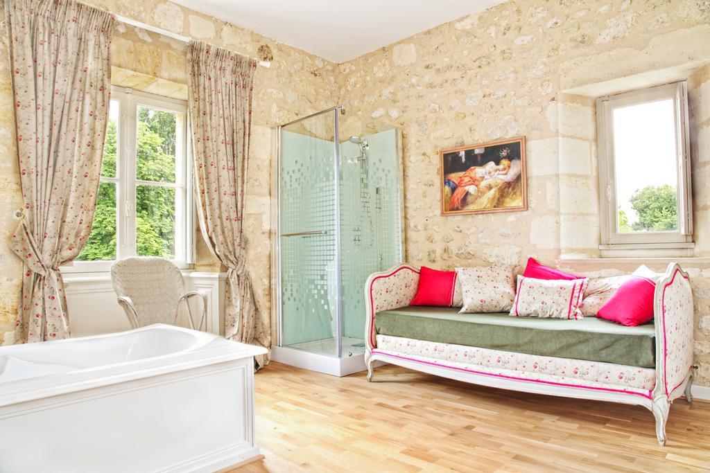 Chateau Lamothe Du Prince Noir - B&B Saint-Sulpice-et-Cameyrac Room photo